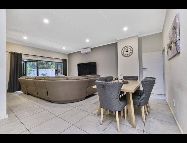 4 BEDROOM TOWNHOUSE FOR SALE IN SUNNINGHILL